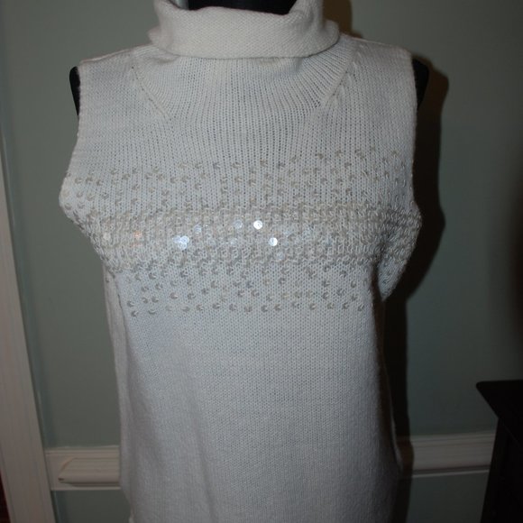 New Sleeveless Embellished Sweater - Picture 2 of 2